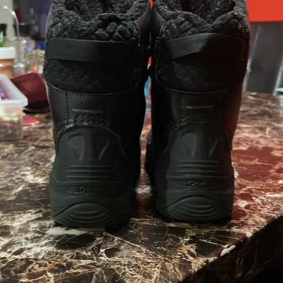 Columbia Black Kids Winter Boots - Picture 3 of 5
